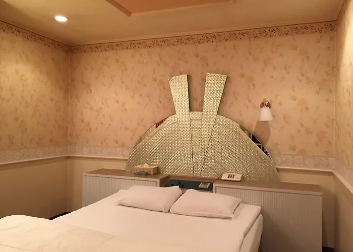 Hotel Ally (Adults Only)
