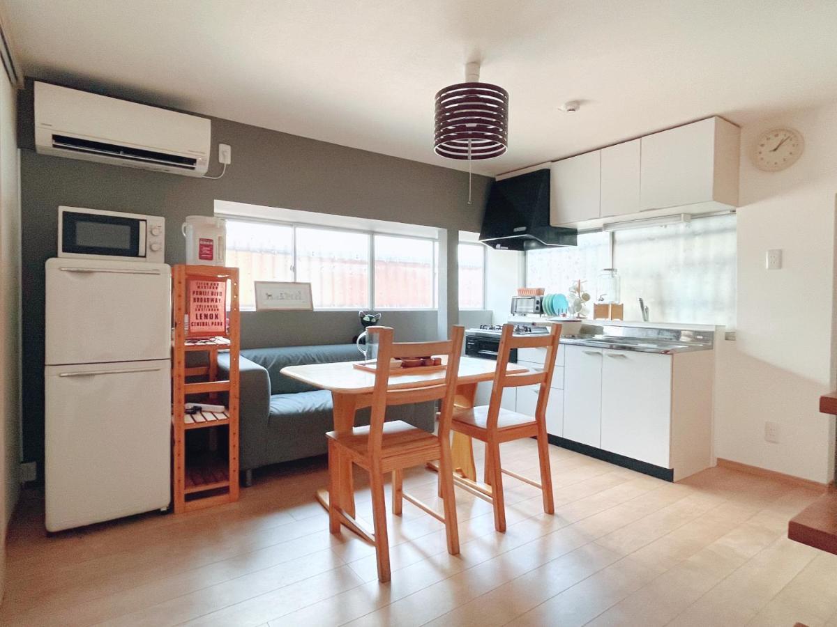 Apartment Nana House Ōsaka