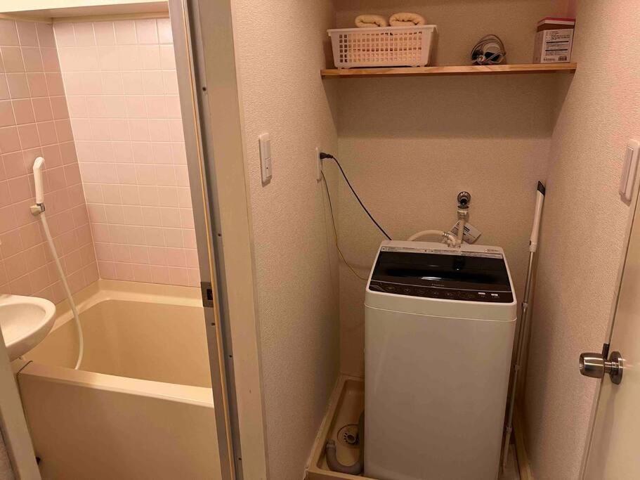 Apartment B302/大阪人气景点黑门市场步行6分钟，日本桥、难波、心斋桥、道顿堀步行可达 *