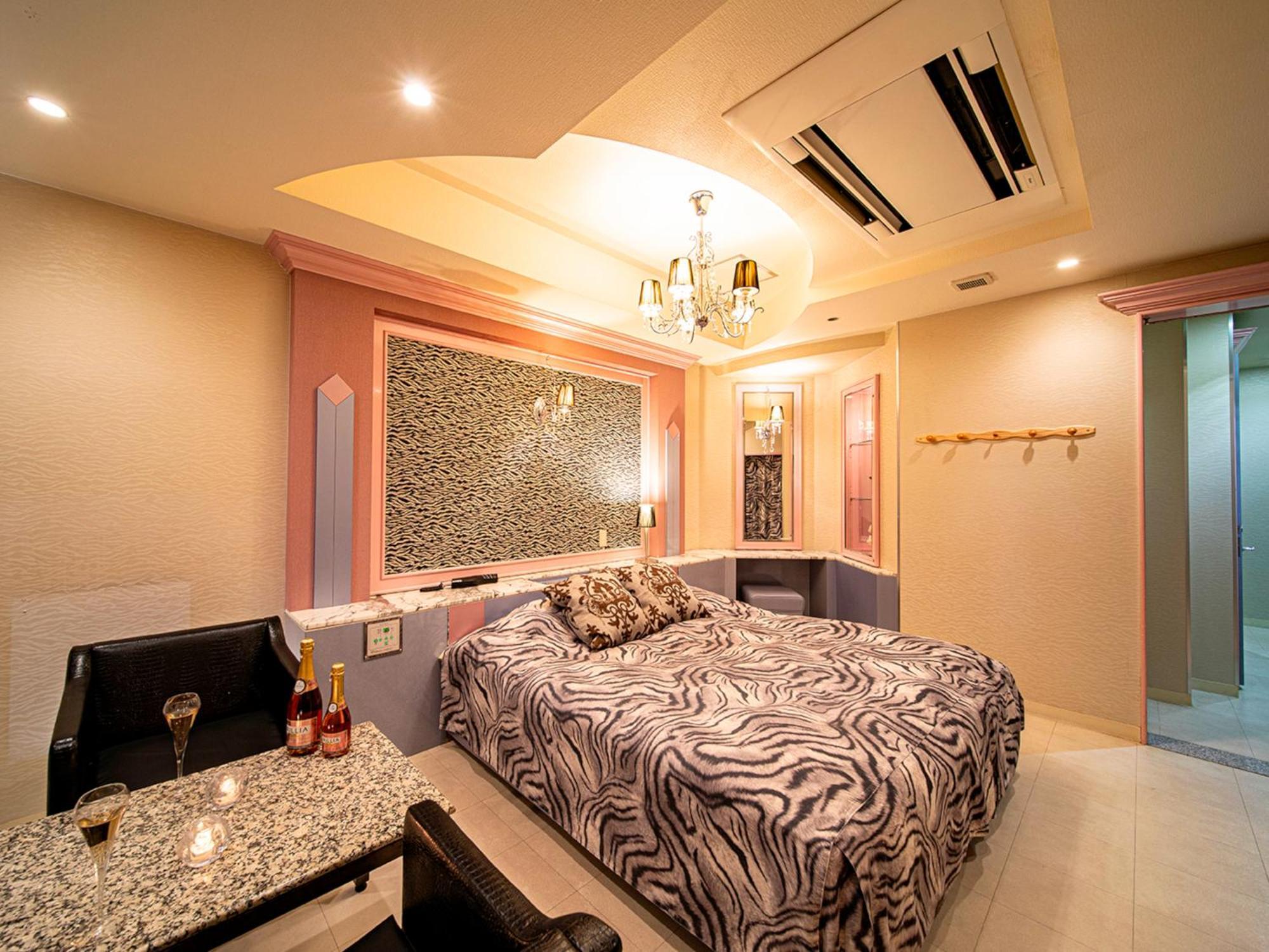 Love hotel Roselips Tsuruhashi ローズリップス鶴橋 *