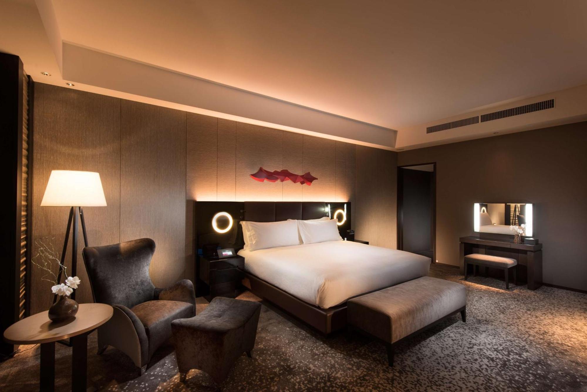 Hotel Conrad Ōsaka