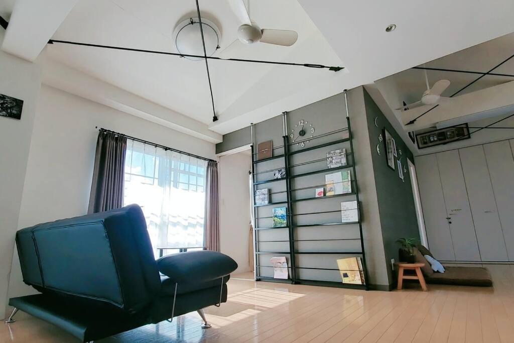 New 広々としたモダンな空間 難波まで14分乗り継ぎなし 市内アクセス抜群 最大6人まで Apartment Ōsaka
