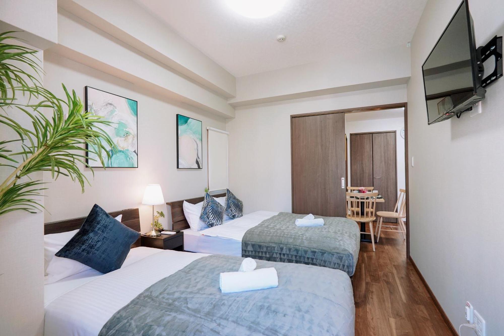 Kuromon Royal Niponbashi Apartment *