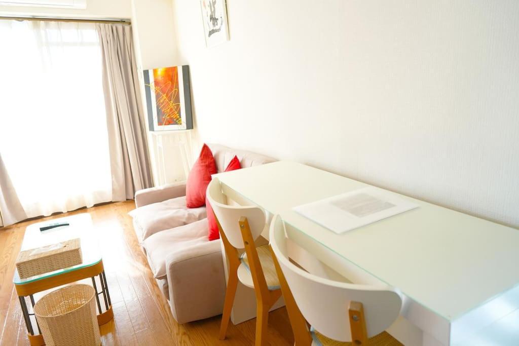 Apartment B701/大阪人气景点黑门市场步行6分钟，日本桥、难波、心斋桥、道顿堀步行可达 Osaka