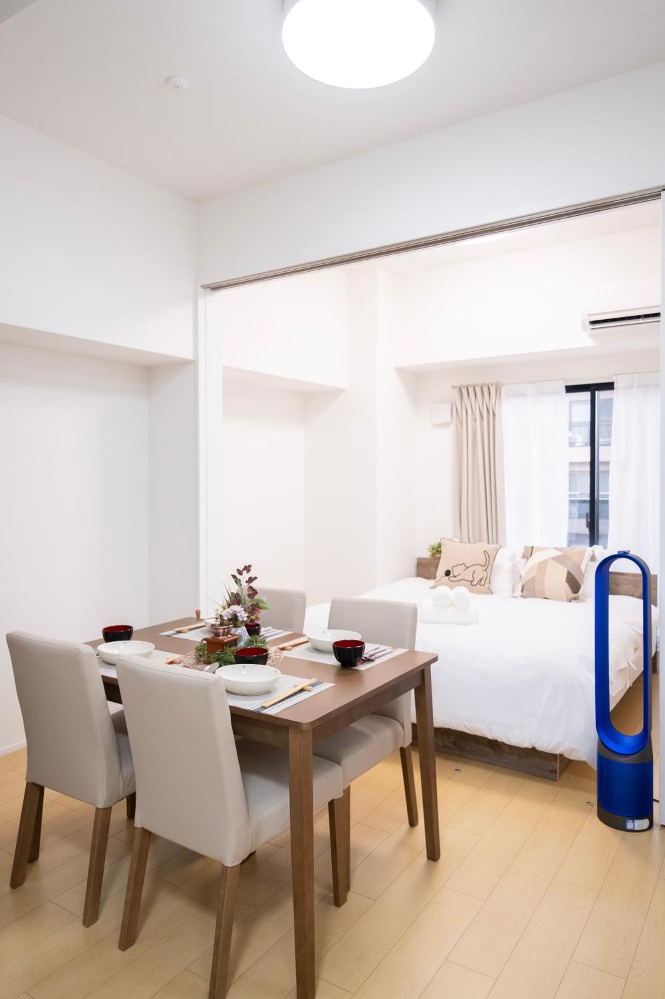 The Peak Tsutenkaku Apartment