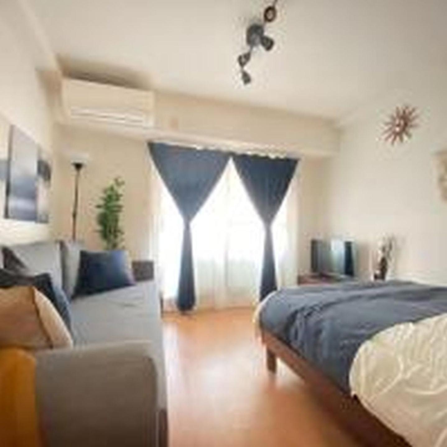 コンフィデンスロン402 Apartment Ōsaka