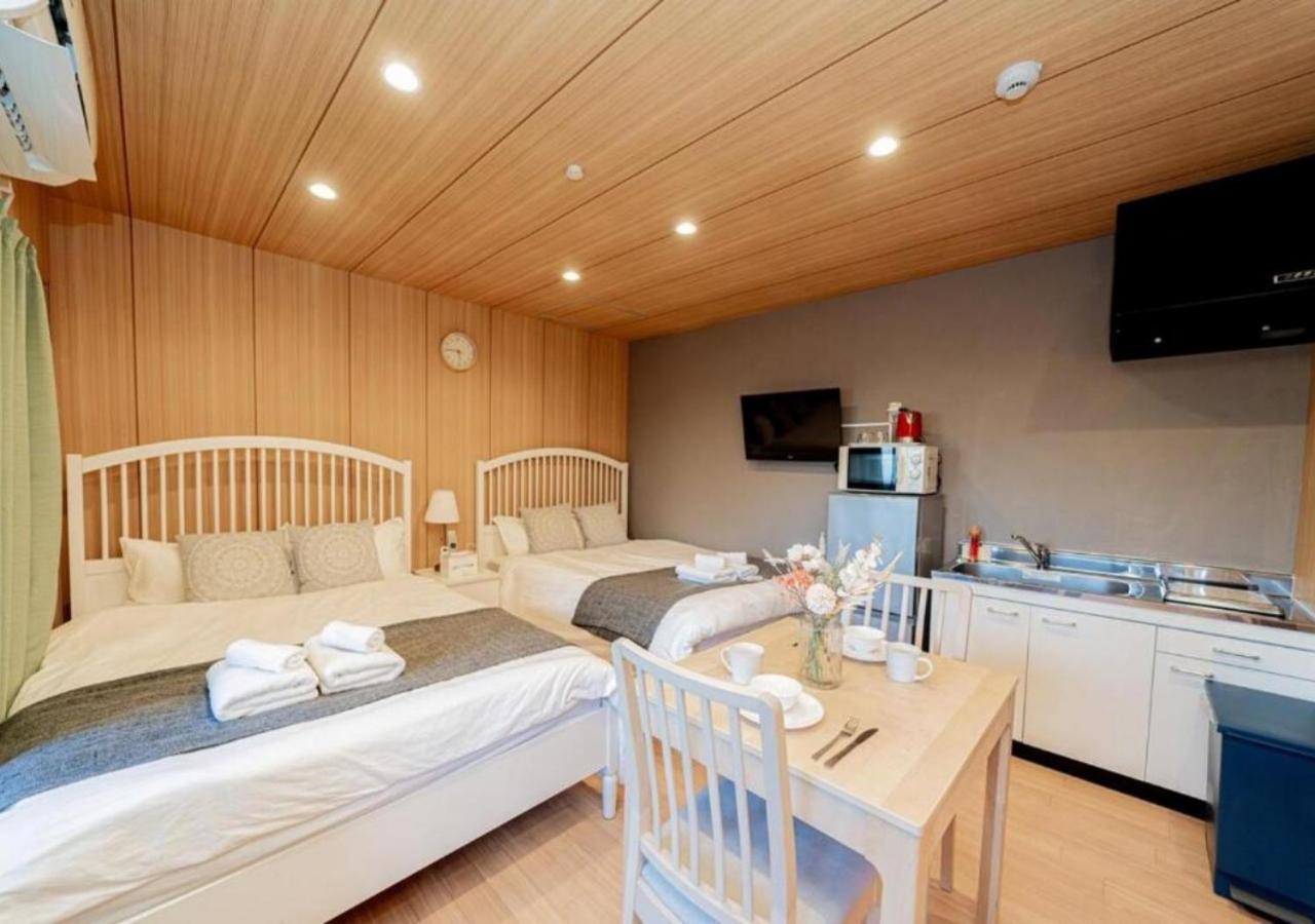Namba Shinsaibashi Value302 Apartment *