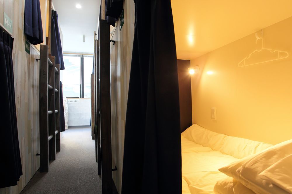 Gate 80 Hostel *
