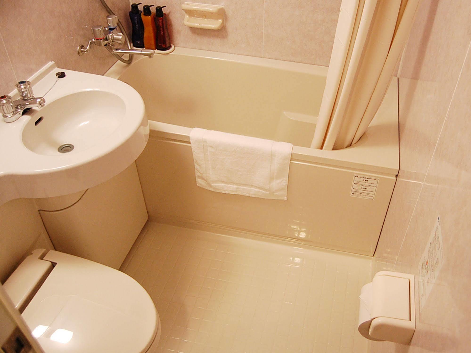 Economy hotel Livemax Umeda 2*