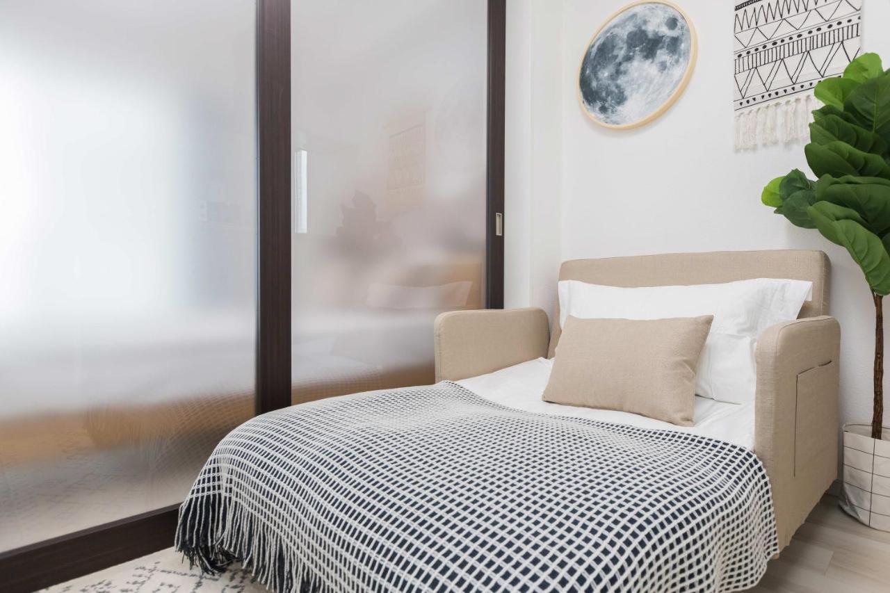 Apartment Ostay Awaza Nishi-shinsaibashi *