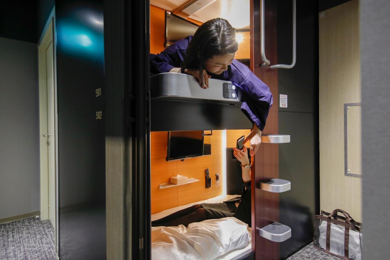Tama Cabin Honmachi Capsule hotel Osaka