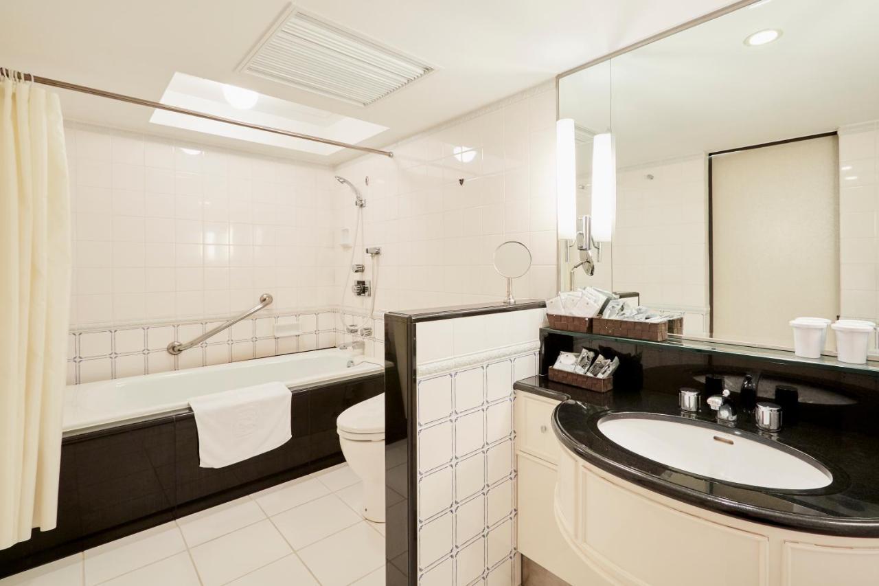 Plaza Umeshin Kitashinchi 3*