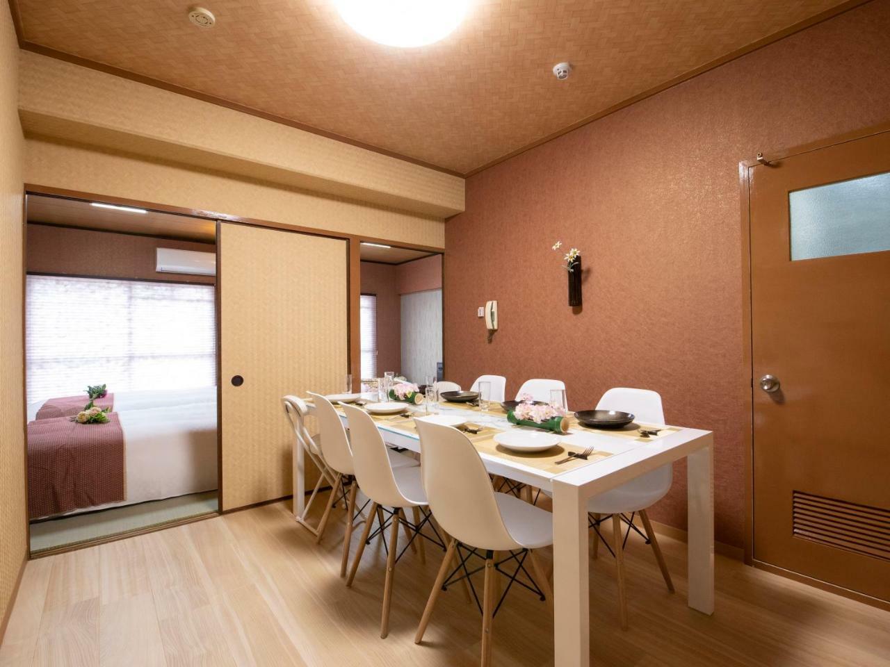 Modern And Traditional Japanese Style House_namba & Daikokucho * Osaka