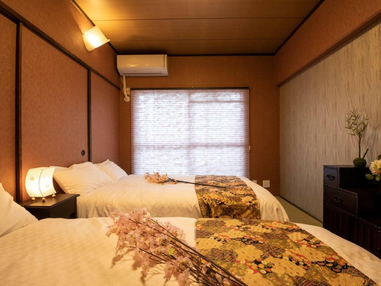 Modern And Traditional Japanese Style House_namba & Daikokucho Apartment