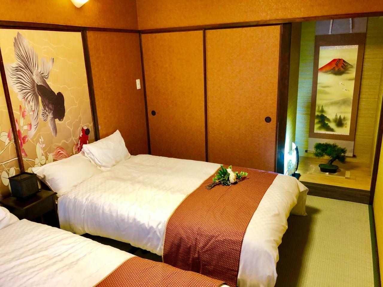 Modern And Traditional Japanese Style House_namba & Daikokucho