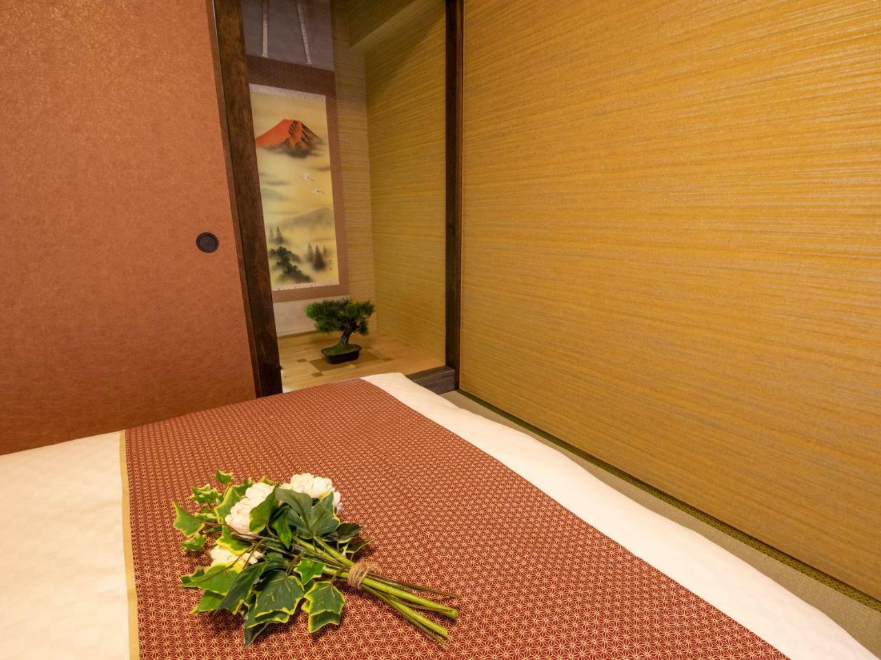Modern And Traditional Japanese Style House_namba & Daikokucho Apartment