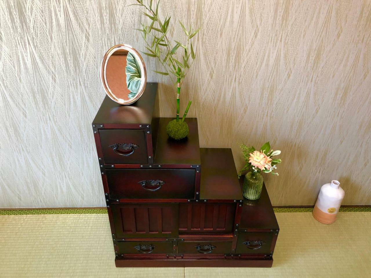 Apartment Modern And Traditional Japanese Style House_namba & Daikokucho *