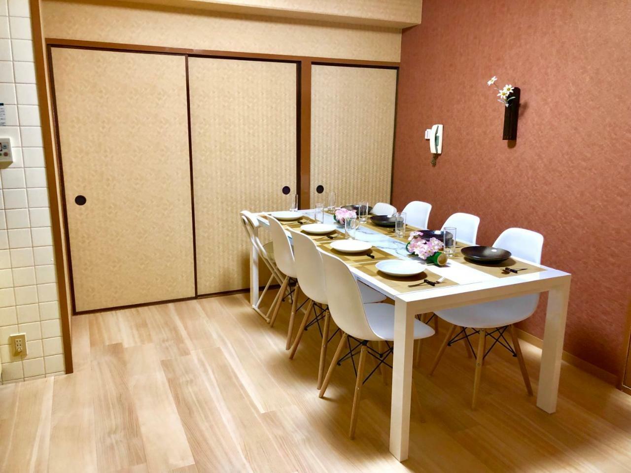 Modern And Traditional Japanese Style House_namba & Daikokucho Apartment