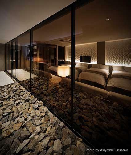 Attic 0475 *