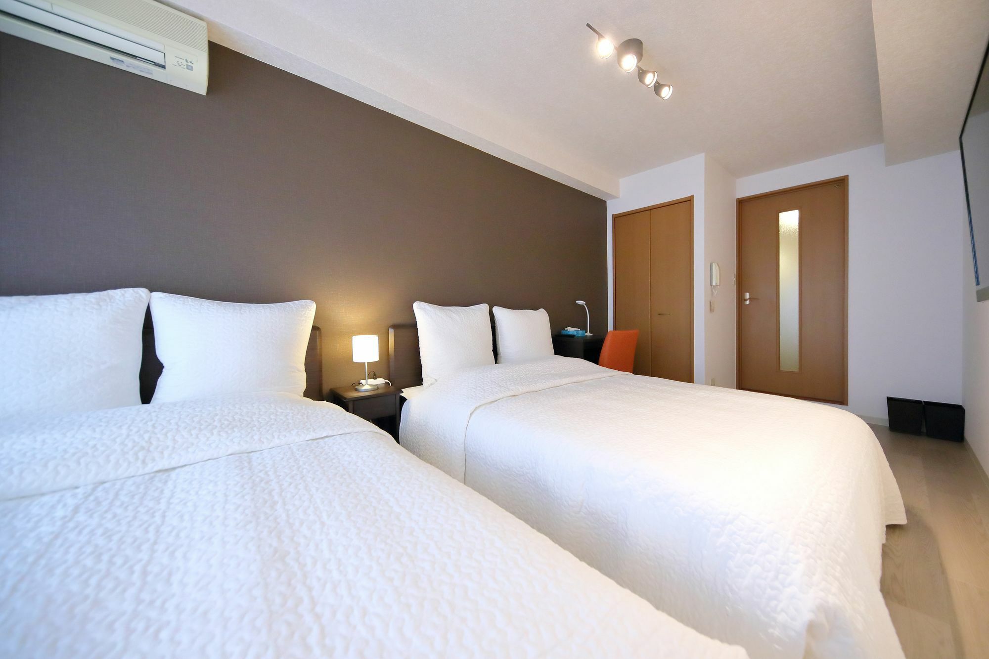 Grandouce Shinsaibashi-higashi Apartment
