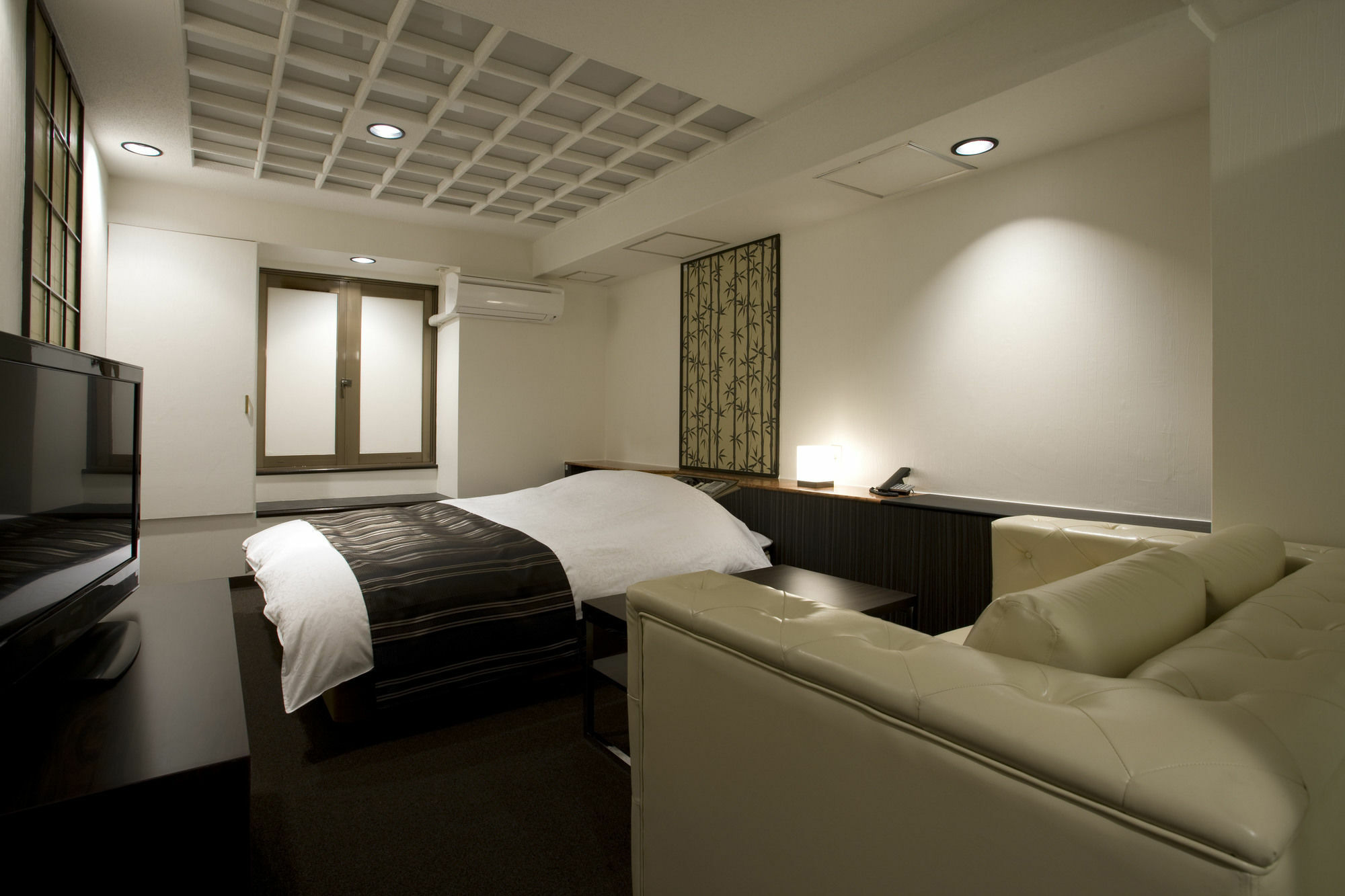 Jay - Adults Only Hotel