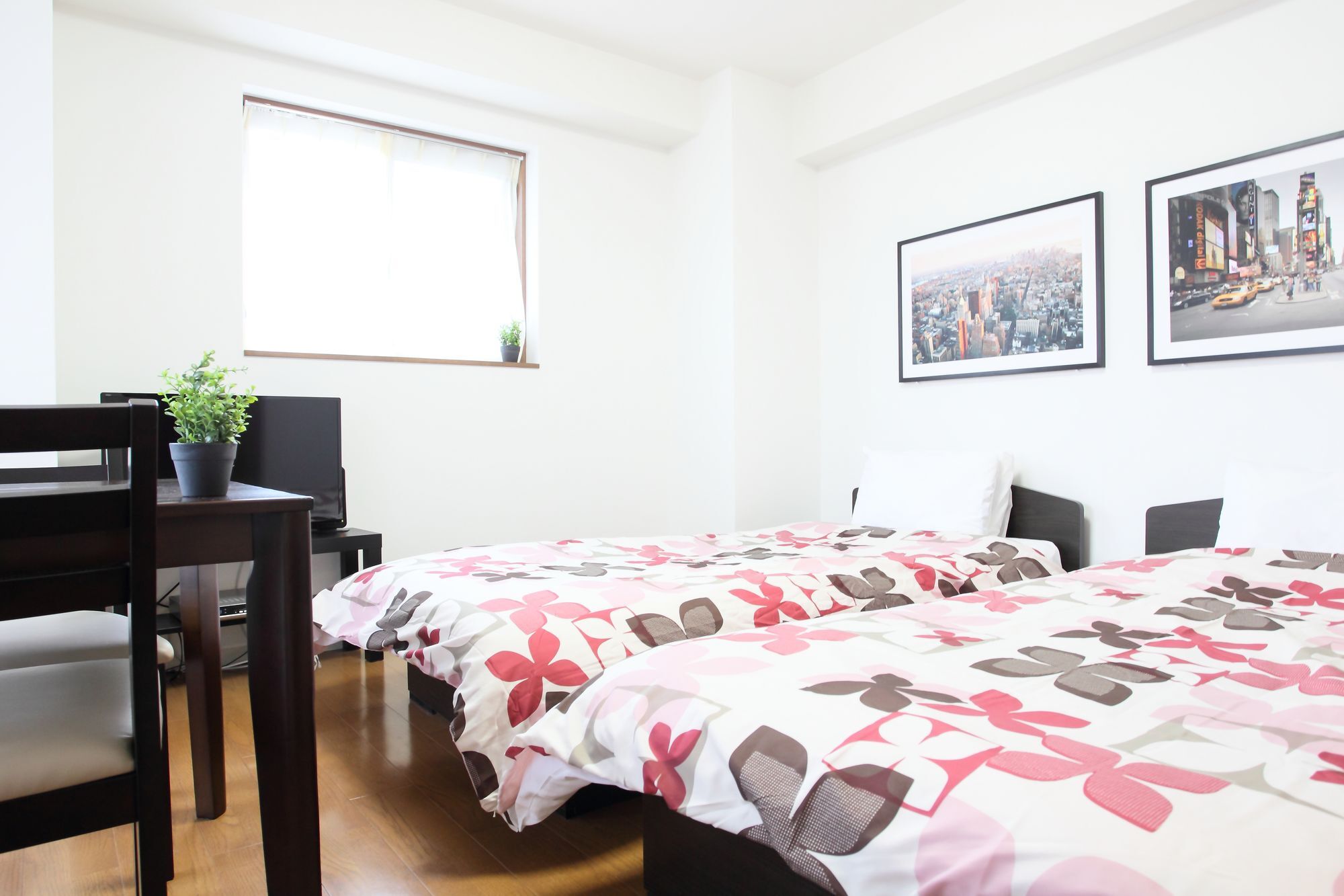 La Familia Yamasaka Apartment *