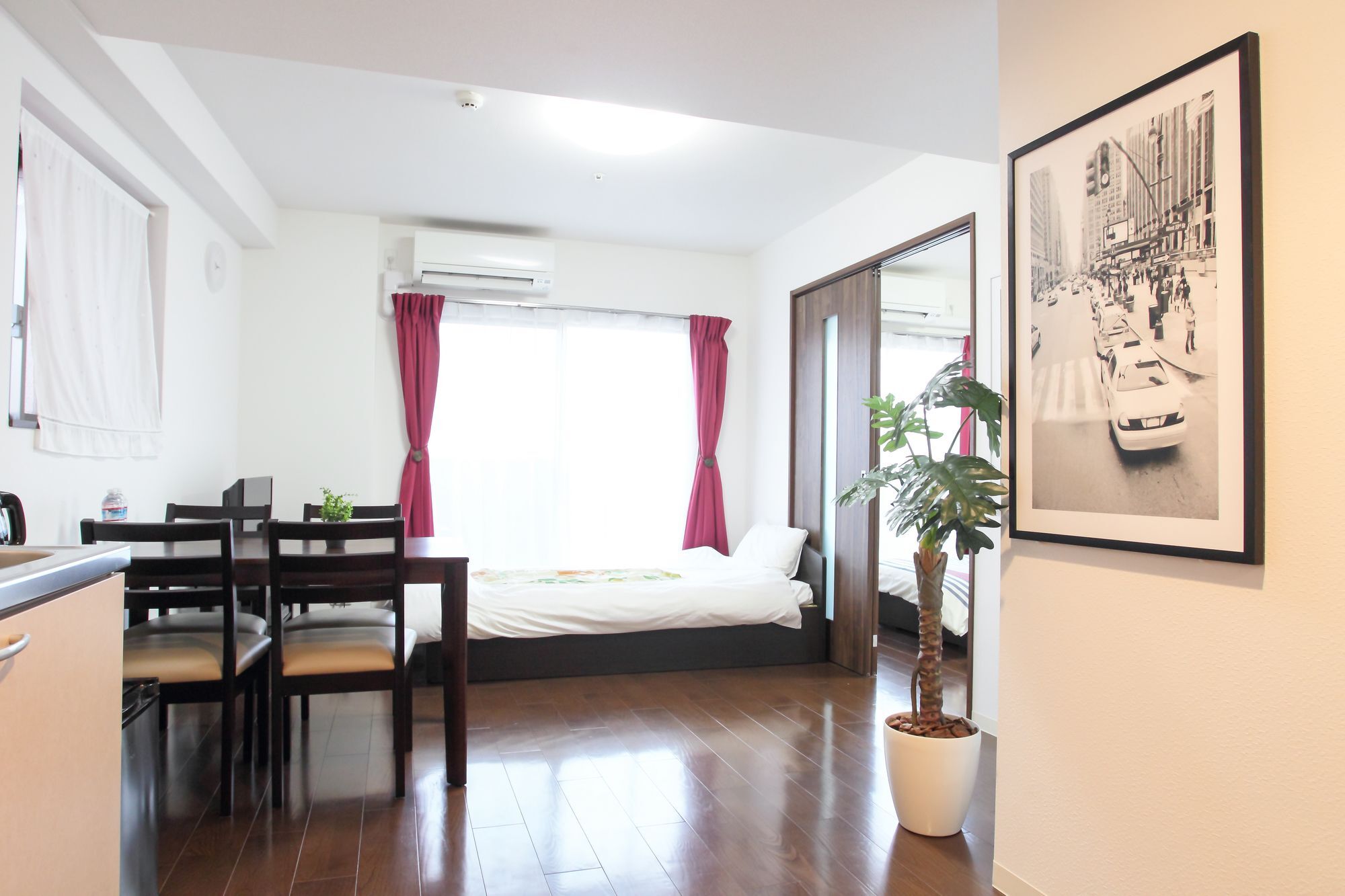 La Familia Yamasaka Apartment