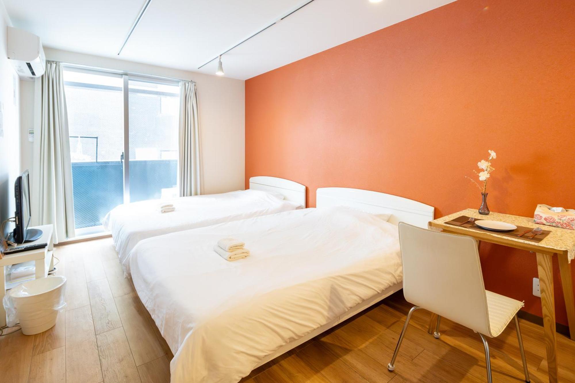 Apartment 難波民泊302 *