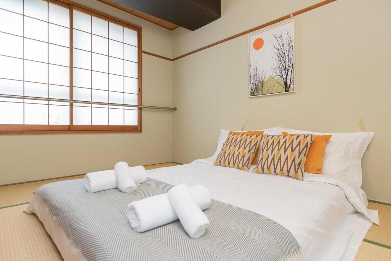 Orenge Apartment