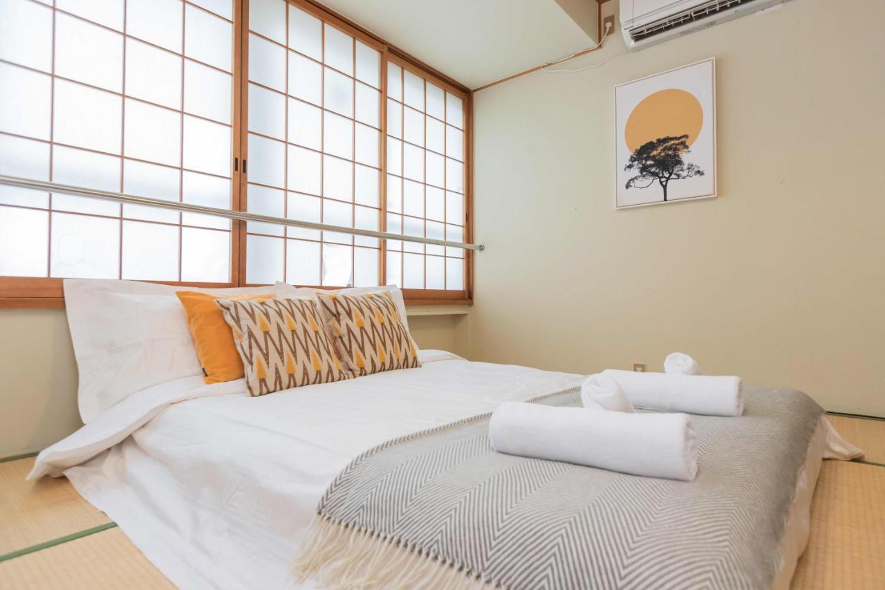 Orenge Apartment